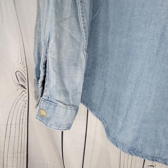 Thread And Supply Chambray Light Blue Denim Button-Up Shirt NWT - Picture 14 of 16